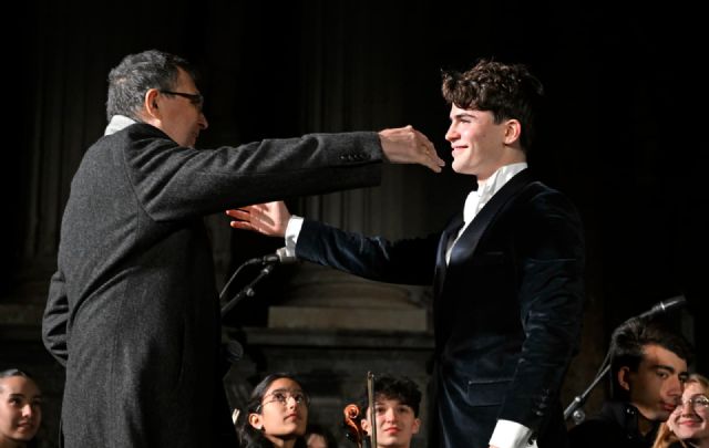 Belluga se convierte en un gran teatro de lírica para dar la bienvenida a la Navidad de Murcia 2025 - 2, Foto 2