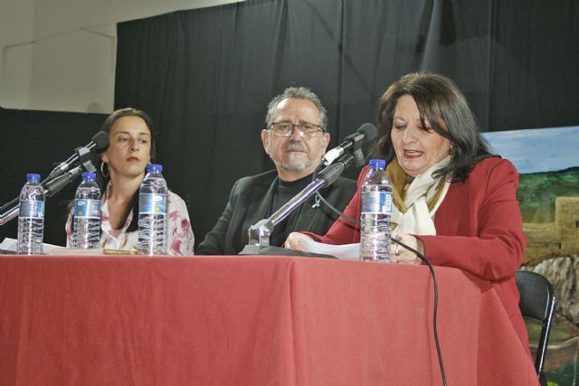 Villamanrique vivió un momento irrepetible de calidez humana en la presentación del exquisito libro de poesía funeraria: Llanto de Luis Díaz-Cacho - 1, Foto 1