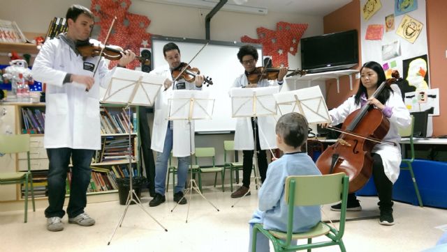 La Orquesta Sinfónica de la Región acerca su música a los hospitales por Navidad - 1, Foto 1