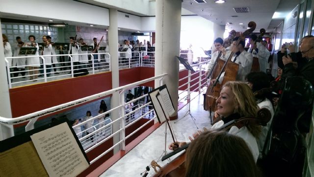 La Orquesta Sinfónica de la Región acerca su música a los hospitales por Navidad - 2, Foto 2