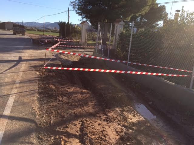 El PSOE denuncia las chapuzas en las obras de construcción de la tubería de la desaladora del Cerro Colorado hasta Lorca - 1, Foto 1