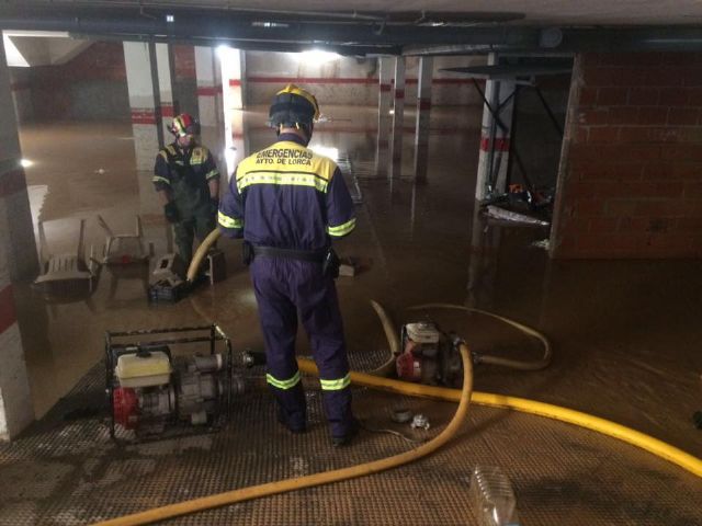 La Concejalía de Juventud hace un llamamiento a los jóvenes del municipio para que se ofrezcan como voluntarios y ayuden en las tareas de recuperación de Los Alcázares - 1, Foto 1