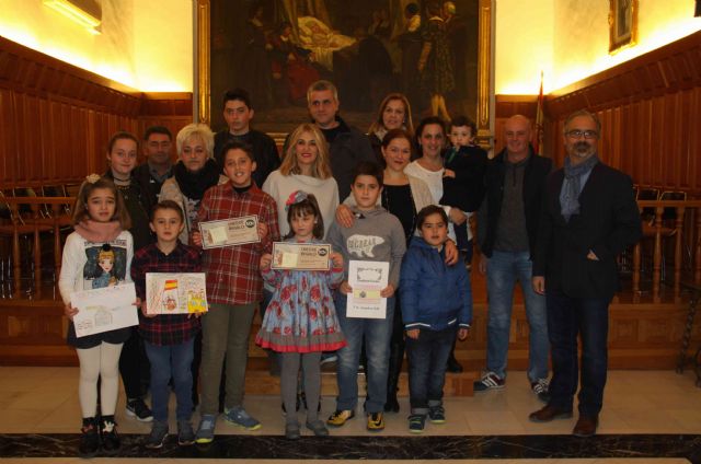 La Concejalía de Educación entrega los premios del concurso ‘Qué es para ti la Constitución y qué entiendes por Democracia’ - 1, Foto 1