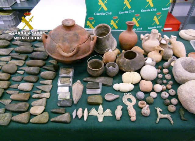La Guardia Civil recupera cerca de 20.000 piezas arqueológicas y paleontológicas, Foto 5