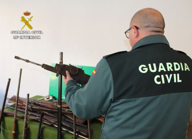 La Guardia Civil se incauta de miles de piezas arqueológicas, armas, munición y objetos protegidos por el convenio CITES - 1, Foto 1