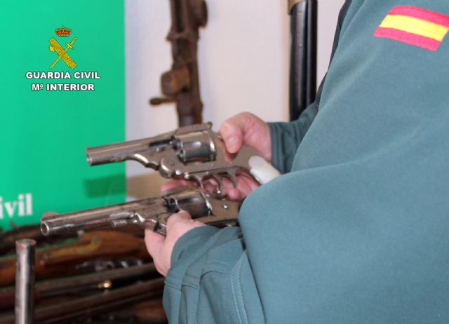 La Guardia Civil se incauta de miles de piezas arqueológicas, armas, munición y objetos protegidos por el convenio CITES - 3, Foto 3