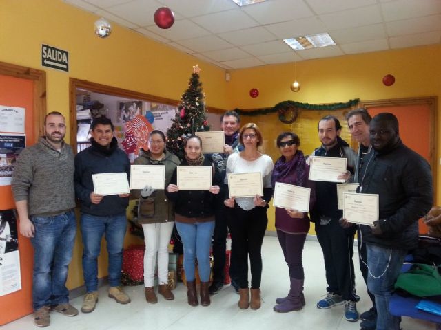 Juventud entrega a 16 alumnos sus diplomas por los cursos de informatica - 1, Foto 1