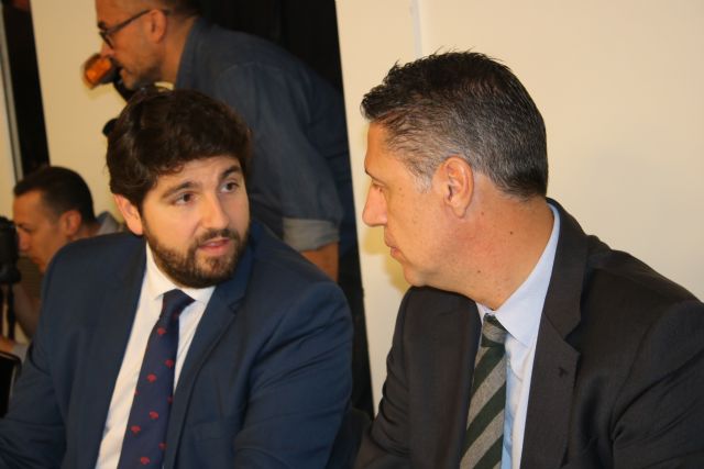 López Miras: El voto útil es el que posibilita que el PP forme Gobierno, todo lo demás favorece a los independentistas - 2, Foto 2