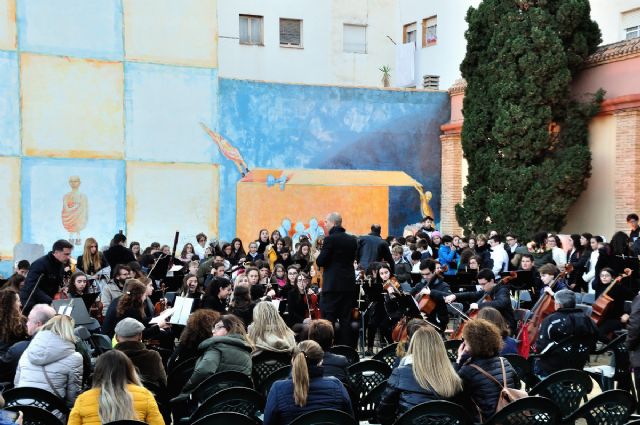 Los jardines del Museo Arqueologico se llenaron para ver el Concierto de Navidad - 1, Foto 1