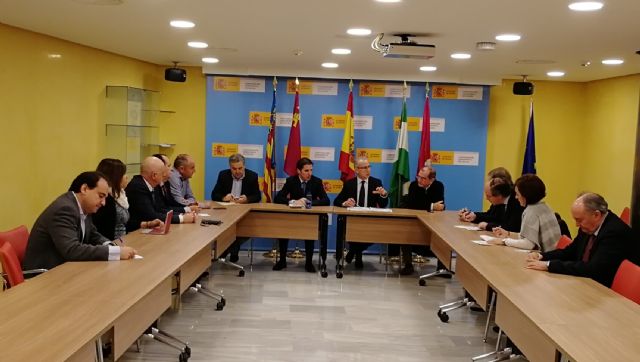 El presidente de la CHS se reúne con diferentes colegios profesionales - 1, Foto 1