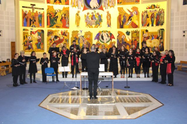 Patnia y el coro del IES Dos Mares ofrecen un concierto de Navidad en la iglesia de la Santísima Trinidad - 2, Foto 2