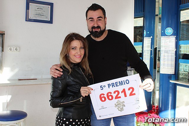 The Lottery Administration "Doa Petra" sells part of a fifth prize of the Christmas Lottery, Foto 3