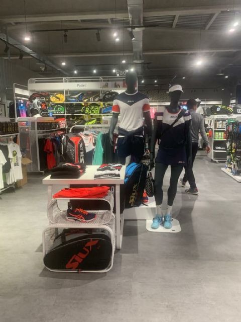 Padel Nuestro inaugura la tienda de Intersport Barnasud - 3, Foto 3