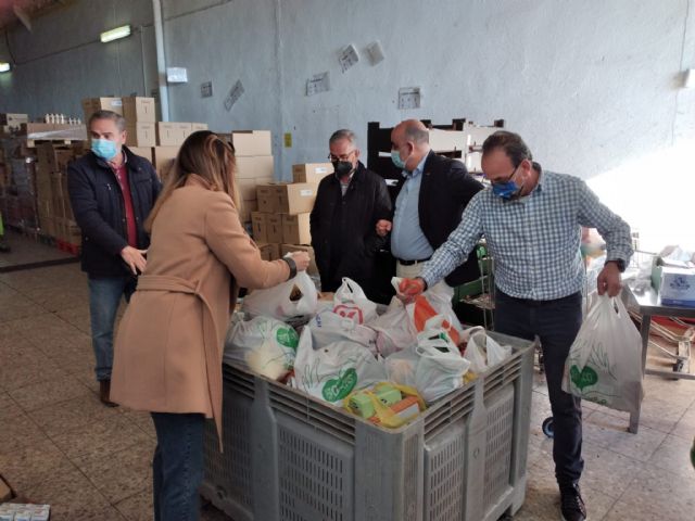 Casi cuatro toneladas de alimentos para Cáritas Interparroquial de Lorca - 5, Foto 5