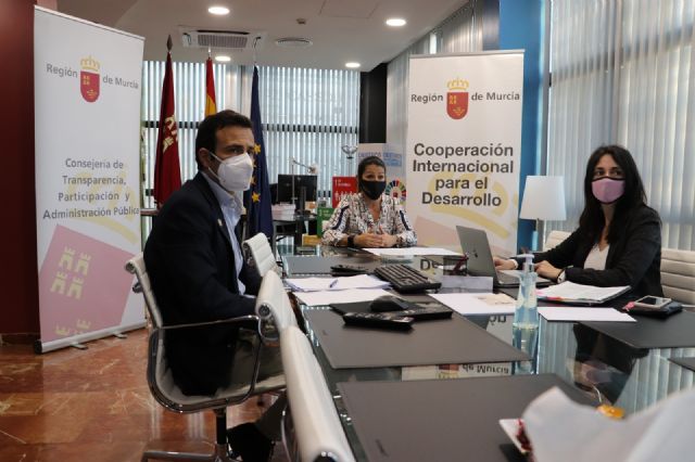 Los ayuntamientos podrán coordinar sus políticas de cooperación con el Gobierno regional en una nueva Comisión interterritorial, Foto 1