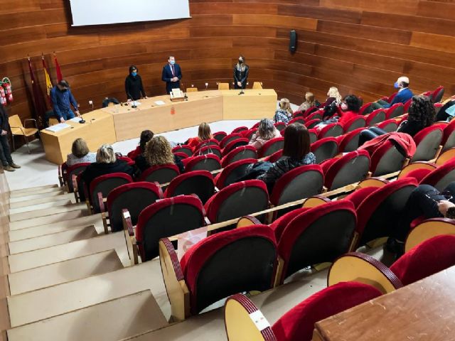 El Moneo acoge la toma de posesión de 205 funcionarios municipales como Administrativos de Administración General - 1, Foto 1