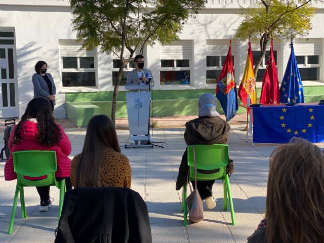 24 jóvenes universitarios han recibido del ayuntamiento una subvención complementaria a las becas ERASMUS - 4, Foto 4