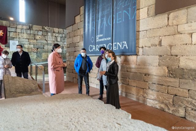 Las ménsulas del Castillo de la Concepción ya lucen en su nueva ubicación - 1, Foto 1