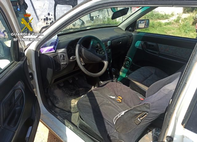 La Guardia Civil detiene a dos jóvenes por el robo en más de media docena de vehículos - 3, Foto 3