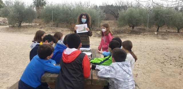 El Ayuntamiento de Calasparra realiza una actividad entre los escolares de la localidad para concienciar sobre la importancia de la polinización - 1, Foto 1