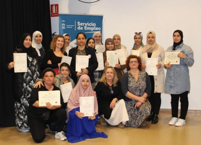 El Ayuntamiento de Murcia impulsa la inserción laboral de 22 mujeres en exclusión social - 1, Foto 1