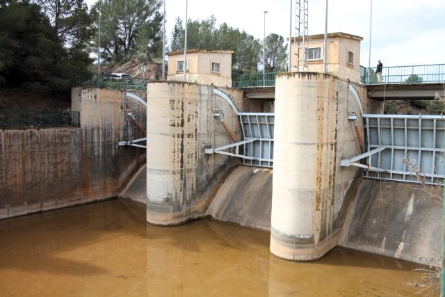 La CHS termina los trabajos de recuperación de los desagües de la presa del embalse del Argos - 2, Foto 2