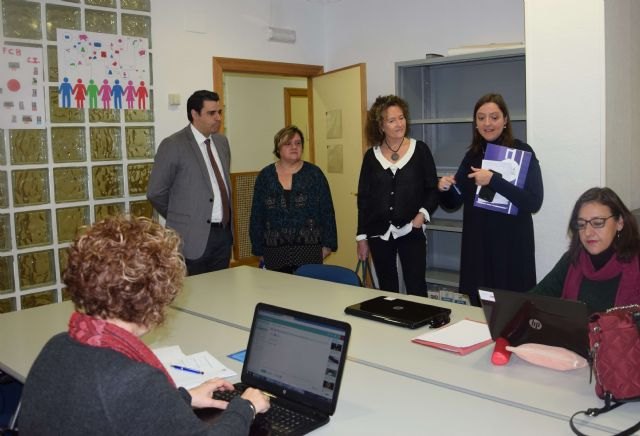 La Comunidad concede 270.000 euros al gabinete de orientación laboral de Famdif para atender a parados con discapacidad - 1, Foto 1