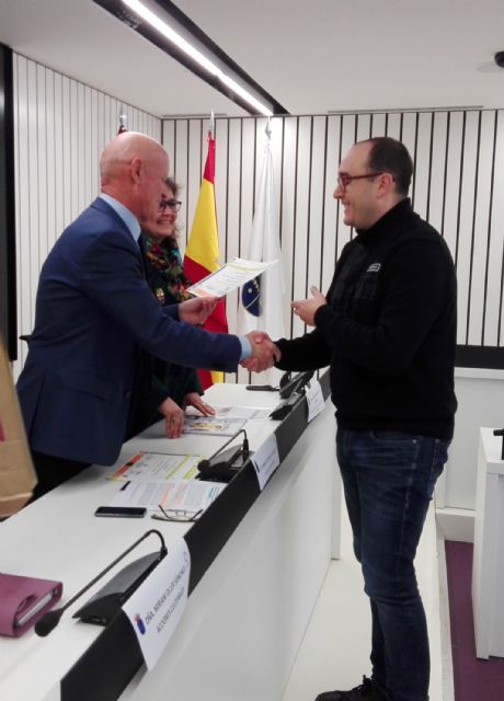 El Ayuntamiento reconoce a los centros escolares por su participación en un proyecto educativo de igualdad de género - 2, Foto 2