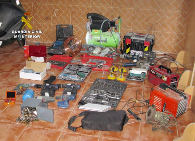 La Guardia Civil detiene a un experimentado delincuente al que se le atribuyen 16 robos en viviendas y comercios de Murcia - 1, Foto 1