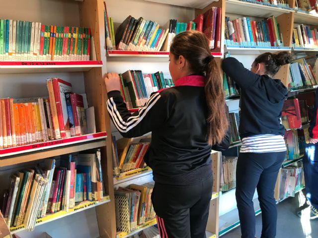 El Bibliobus llega a los colegios con el objetivo de extender la lectura pública por toda nuestra Región - 2, Foto 2