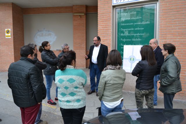 Los ediles de Urbanismo y Empresas Prestadoras de Servicios, presentan el proyecto previsto para el acondicionamiento de la Plaza Juan XXIII - 1, Foto 1