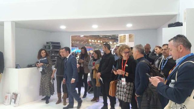 The Councilor for Tourism attends the presentation that the Commonwealth of Sierra Espua makes of the ecotourism product "Espusendas" in Fitur´2020, Foto 7