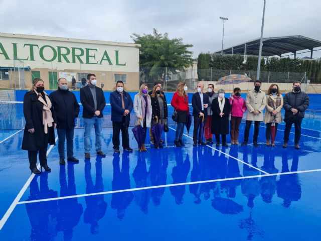 El Ayuntamiento de Molina de Segura mejora el pavimento de las pistas de tenis de Altorreal y repone el muro de la zona - 2, Foto 2