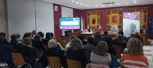 El Salón de Plenos con lleno de asistencia acoge la primera de las charlas del ciclo 'Bullas Mental' - 1, Foto 1