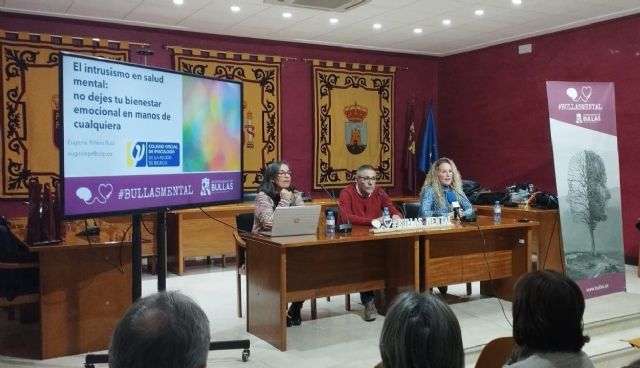 El Salón de Plenos con lleno de asistencia acoge la primera de las charlas del ciclo 'Bullas Mental' - 3, Foto 3