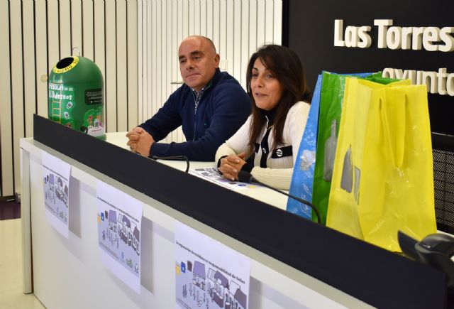 Las Torres de Cotillas lanza en los mercados semanales una campaña de separación de residuos para su reciclaje - 4, Foto 4