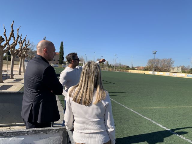 La Concejalía de Deportes destina 420.000 euros para la renovación del césped del campo de fútbol de Rincón de Seca - 1, Foto 1