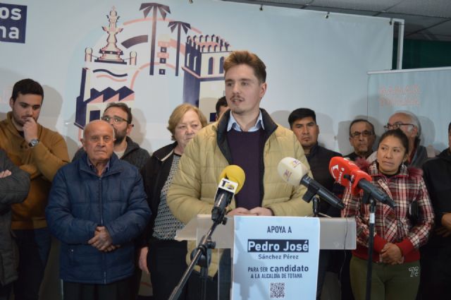Más de 350 vecinos y vecinas ratifican la candidatura de Pedro José Sánchez Pérez para revalidar la Alcaldía con Ganar Totana, Foto 3
