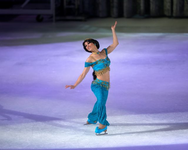 Marta Caballero, la patinadora española apasionada del entrenamiento acrobático que formará parte del elenco de Disney On Ice: Mickey y sus amigos - 1, Foto 1