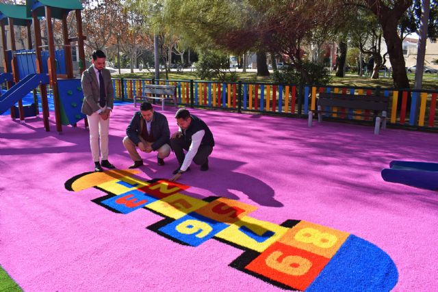 La zona de juego infantil del parque de la Constitución ya luce renovada - 2, Foto 2