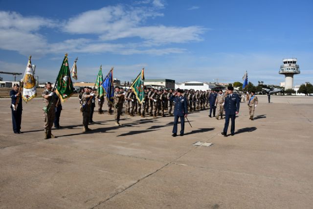 77º aniversario del primer lanzamiento paracaidista militar - 2, Foto 2