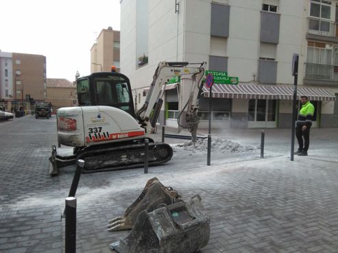 El PSOE califica de nueva chapuza las obras de remodelación que se están acometiendo en el barrio de San Diego - 1, Foto 1