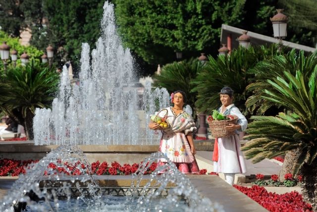Un huertano y una huertana reciben a murcianos y turistas en la Plaza de Belluga - 3, Foto 3