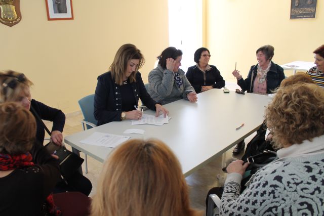 El Ayuntamiento concede una subvención a todas las asociaciones de mujeres para la realización de sus actividades - 1, Foto 1
