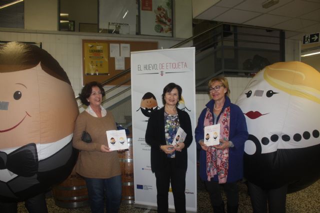 La concejal de Comercio y Relaciones Institucionales asiste a la presentación de la campaña ´El Huevo de Etiqueta´ - 2, Foto 2