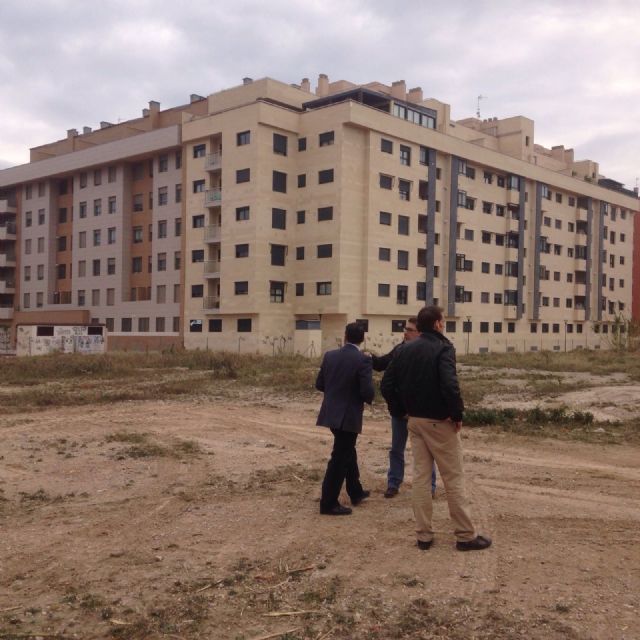 El Ayuntamiento de Murcia intensifica la limpieza y el vallado de solares municipales - 2, Foto 2
