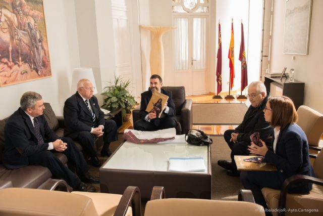 Directivos del Hospital de la Caridad invitan a López y Castejón a visitar las instalaciones - 3, Foto 3