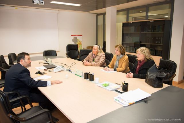 López recibe a las representantes de la asociación de caridad San Vicente de Paúl - 4, Foto 4