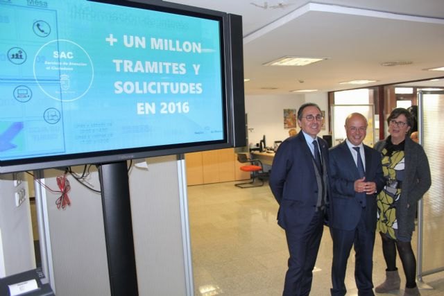 Los servicios de atención al ciudadano de la Administración regional reciben un notable alto de los usuarios - 1, Foto 1