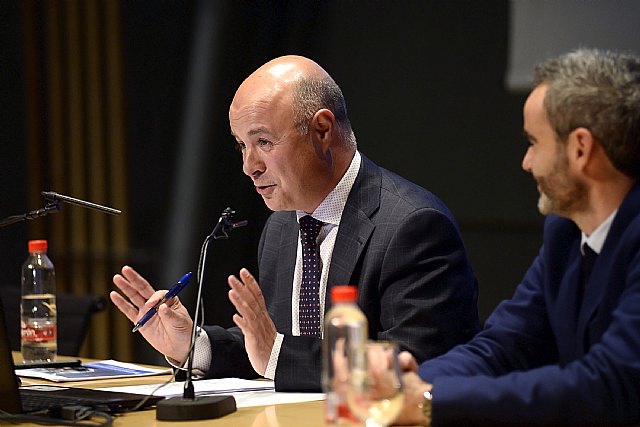 Charla “Retos y oportunidades en la transformación de la economía regional” - 1, Foto 1